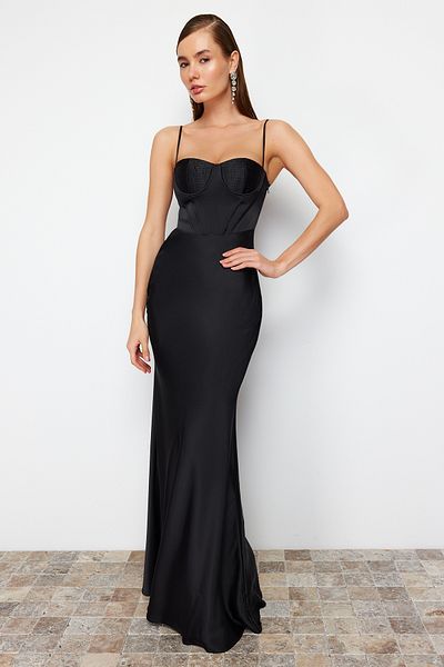 Trendyol Collection Μαύρο μακρύ βραδινό φόρεμα με λεπτομέρεια σατέν υφασμένο κορσέ - TPRSS24AE00001