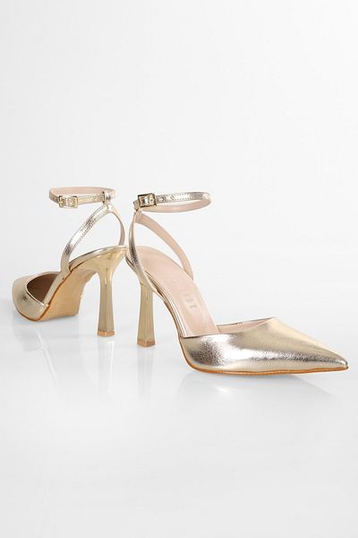 Shoeberry Martini Stilettos für Damen in Gold mit glänzendem Knöchelriemen und Gürtel