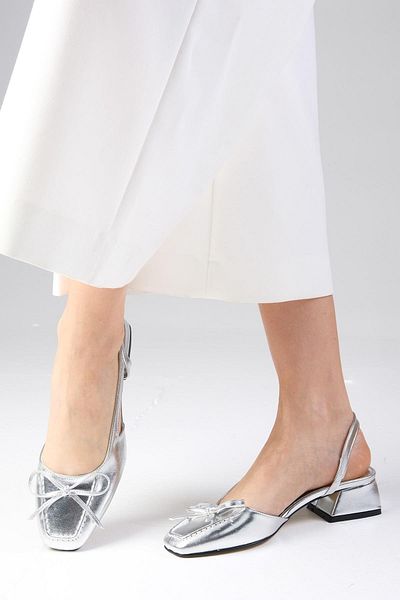 Mio Gusto Dámské polobotky na nízkém podpatku Bria Silver Color