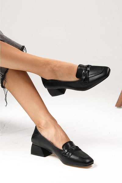 Mio Gusto Dámské krátké boty na podpatku Abriana Black Color s tupou špičkou