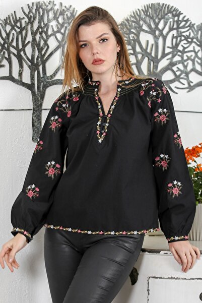 Chiccy Чорна блузка з бридким коміром, рукавами-ліхтариками, вишитим нитками ...