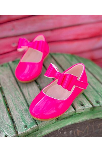 Surpie Shoes حذاء باليه للأطفال مزود بشريط وتفاصيل فيونكة لتقويم العظام