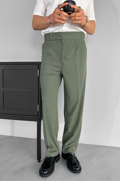 MADZEYMODA Ανδρικό φαρδύ παντελόνι με πλαϊνή πόρπη με λεπτομέρεια πλισέ πράσινο