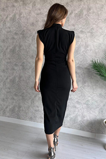 GÜLSELİ Black Brooch Detailed Stand Collar Padded Dress
