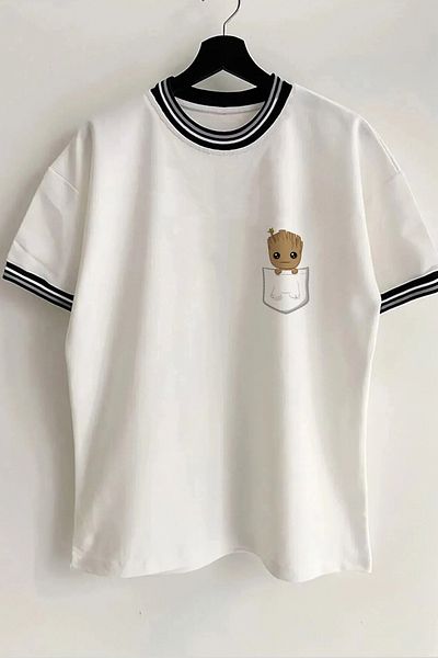 Vordevia Λευκό μπλουζάκι Unisex Oversize με στάμπα τσέπης και λεπτομέρεια μανίκι με ραβδώσεις