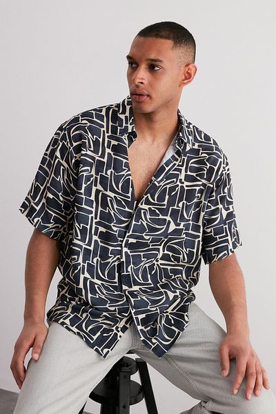 Trendyol Collection Sötétkék túlméretezett viszkóz mintás rövid ujjú ing - TMNSS24GO00051