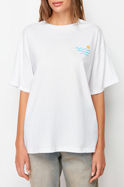 Trendyol Collection Boyfriend Cut White T-Shirt - Back and Chest Print, 100% Cotton - TWOSS23TS00058