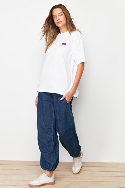 Trendyol Collection White 100% Cotton Printed Oversize/Wide Fit Crew Neck Knitted T-Shirt TWOSS23TS00329