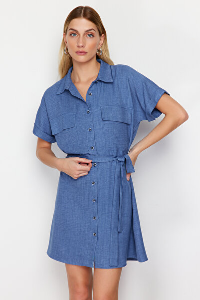 Trendyol Collection Rochie cămașă mini țesută cu buzunare cu curea Indigo TWOSS24EL00350