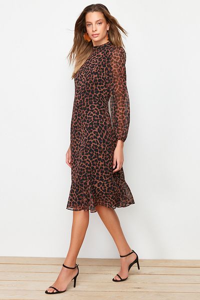 Trendyol Collection Φόρεμα σιφόν χειμωνιάτικο Camel - Όρθιος γιακάς και φούστα με φούστα TWOAW20EL1313