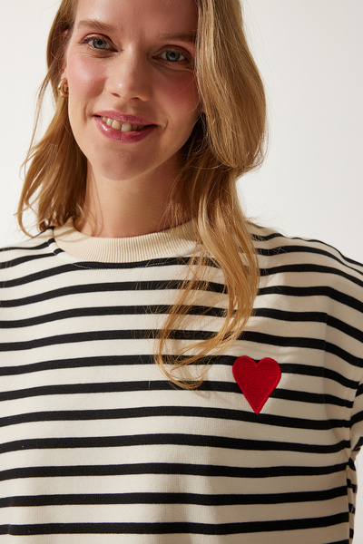 Happiness İstanbul Γυναικείο φούτερ με λεπτές ρίγες με καρδιά CR00431