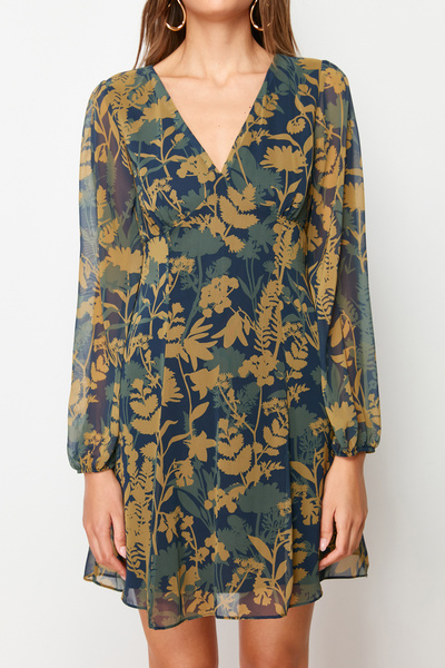 Trendyol Collection Többszínű virágmintás A-vonalú V-nyakú, bélelt sifon ruha TWOAW24EL00320
