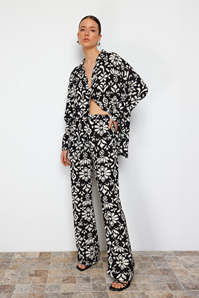 Trendyol Collection طقم قميص وبنطلون منسوج من قماش الفيسكوز متعدد الألوان منق...