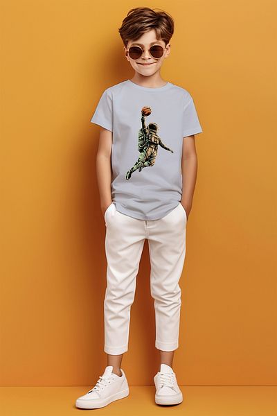 ADABEBEK Tricou pentru băieți cu model Slam Dunker Astronaut care joacă baschet