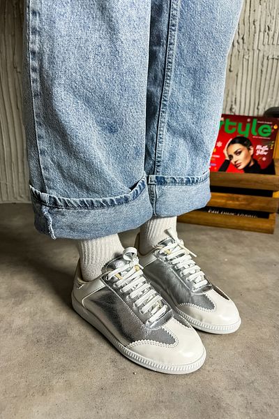 SHOEBELLAS Pantofi de damă Araz cu detaliu din piele întoarsă argintie
