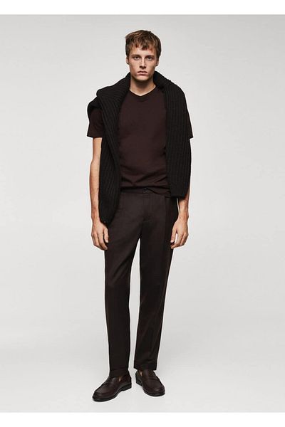 MANGO Man Basic-T-Shirt mit V-Ausschnitt