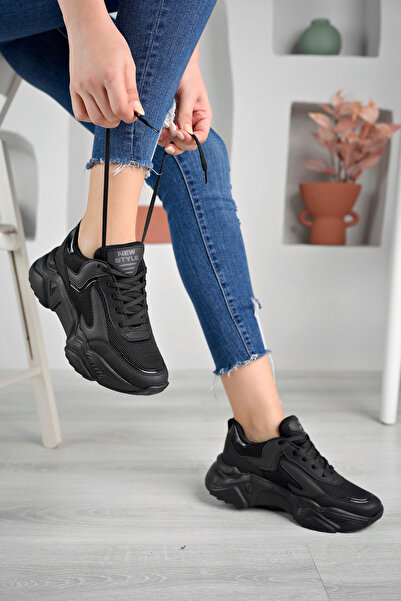 rumgay حذاء رياضي نسائي فاخر بنعل سميك من Zerenyus