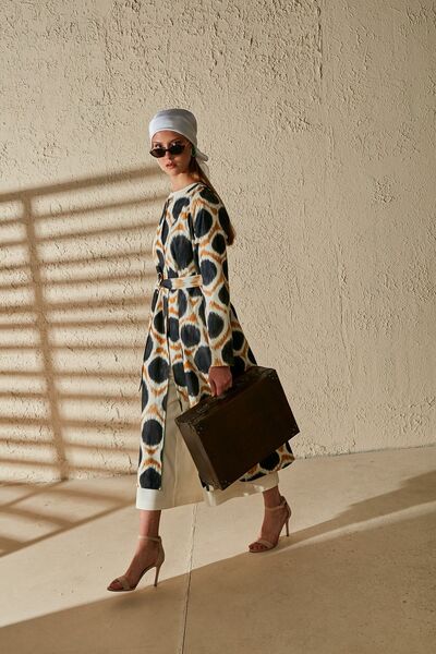 R4 Ebruli Beli Kuşaklı Pamuklu Özel Tasarım Ikat Trençkot