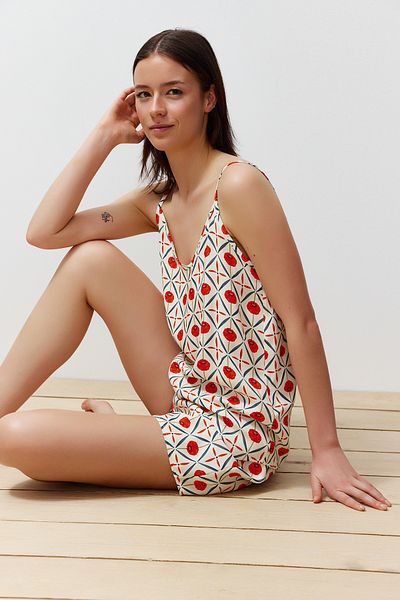 Trendyol Collection Mehrfarbiges, ethnisch gemustertes, gewebtes Pyjama-Set mit Seilriemen und Viskose-Shorts THMSS24PT00192
