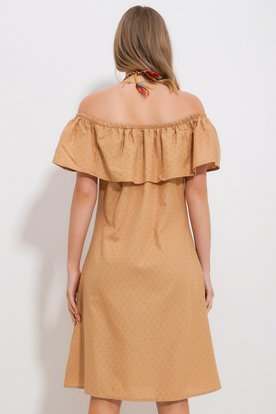 Trend Alaçatı Stili Kadın Bisküvi Madonna Yaka Kendinden Desenli Dokuma Elbise ALC-X11810