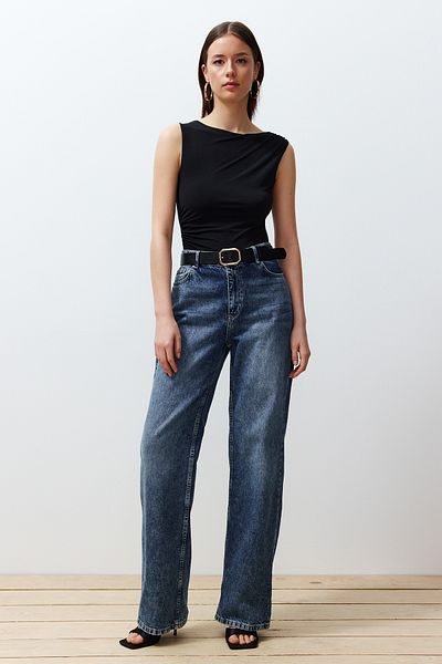 Trendyol Collection Czarne, rozciągliwe, dzianinowe body z dekoltem w łódkę TWOSS24BD00020
