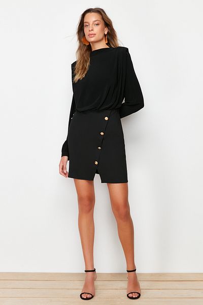 Trendyol Collection Schwarzes, figurbetontes, gepolstertes Minikleid aus Webstoff mit Knopfleiste TWOAW24EL00483