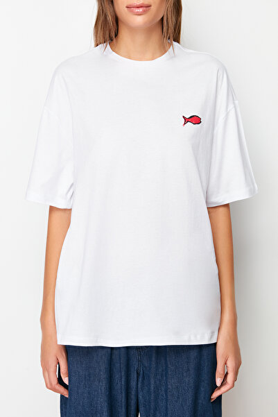 Trendyol Collection White 100% Cotton Printed Oversize/Wide Fit Crew Neck Knitted T-Shirt TWOSS23TS00329