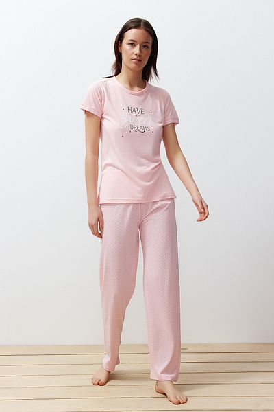 Trendyol Collection Pudrové heslo Pletené pyžamo s potiskem THMSS24PT00253