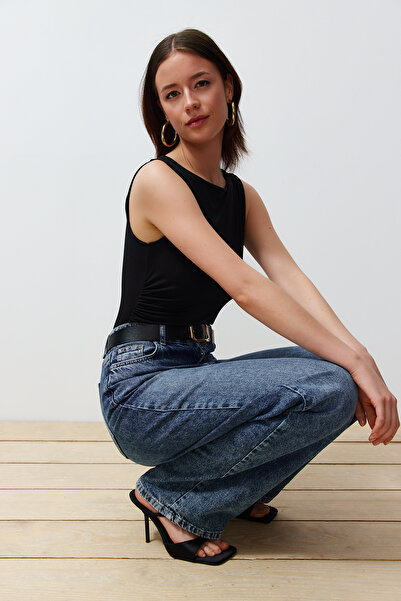 Trendyol Collection Black Gather Detailní Lodní krk Strečové zapínání Pletené tělo TWOSS24BD00020