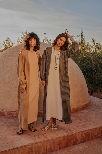 Trendyol Modest Camel Long Linen Look Pruhovaná tkaná čepice &amp; Ferace &amp; Abaya TCTSS24KF00003