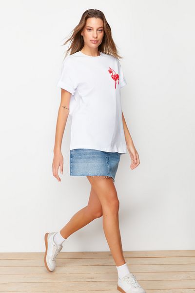 Trendyol Collection Tricou prieten alb cu gât crew, 100% bumbac - Imprimat față și spate, TWOSS23TS00067