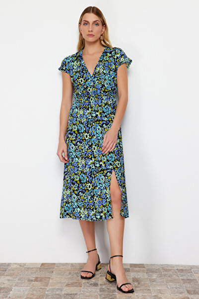 Trendyol Collection Sötétkék virágmintás A-vonalú duplasoros galléros viszkóz midi szőtt ruha TWOSS24EL00607