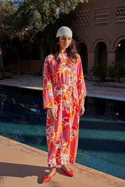 Trendyol Modest Rochie țesută florală cu brâu roz TCTSS24EB00049