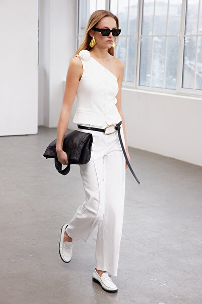 Trendyol Collection One Shoulder Ecru Rose Detailed Crop Vest - Limited Edition Woven, Twoss24Ye00038