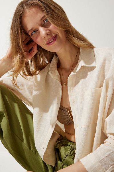Happiness İstanbul Cremefarbenes Oversize-Leinenhemd für Damen mit Taschen MX00152
