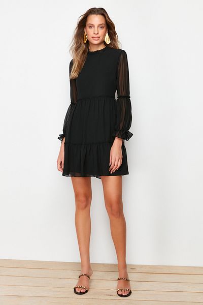 Trendyol Collection Schwarzes Minikleid mit Stehkragen – Kordelzug und Futter, Winter TWOAW20EL0345