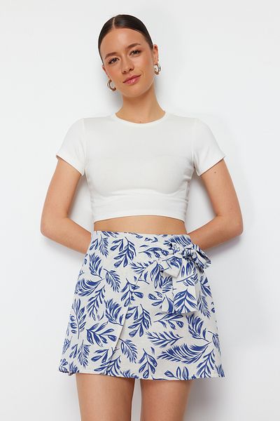 Trendyol Collection Marineblauer, gemusterter, zweireihiger Mini-Webrock mit Bindedetail TWOSS24ET00103
