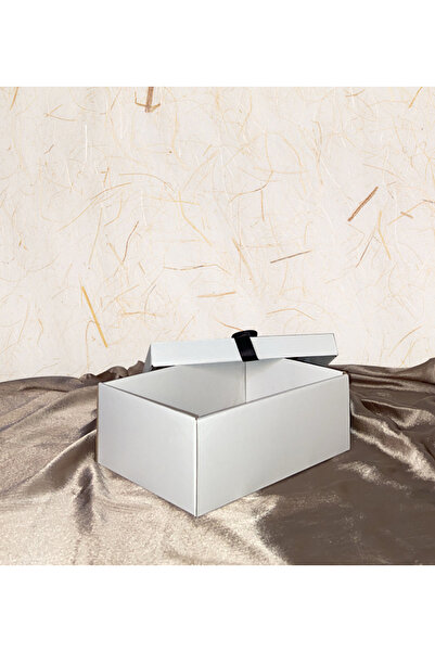 BAŞAK BEYAZ HEDİYE KUTUSU KÜÇÜK