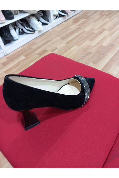 emin kundura Pantofi cu toc stiletto cu detaliu de piatră