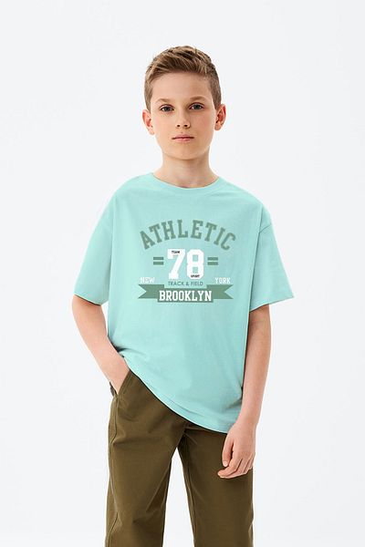 ADABEBEK Athletic 7 8 Script Brooklyn Script T-Shirt για αγόρι