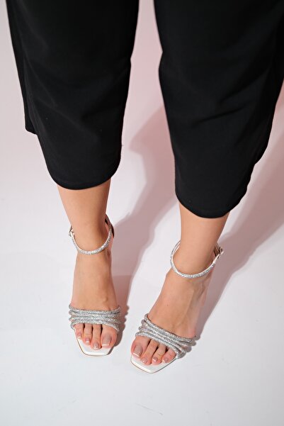 LuviShoes Dámské večerní společenské boty na tenkém podpatku MONICA Pearl Skin Stoned