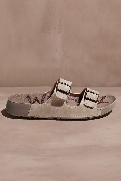 ShoesBag شبشب بيج يومي بإبزيم مزدوج ونعل ناعم