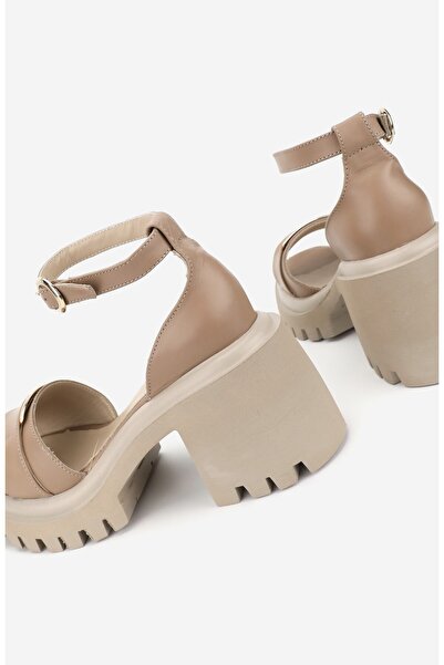 TUNAELLİ WOMEN'S BEIGE GENUINE NATURAL LEATHER THICK HEEL SANDALS SHOES