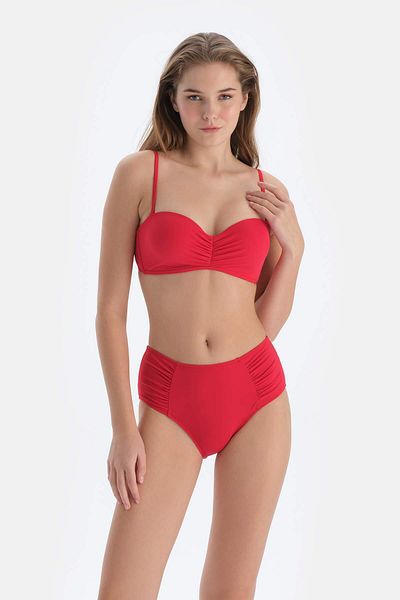 Dagi Drapierte Hose mit hoher Taille in Rot