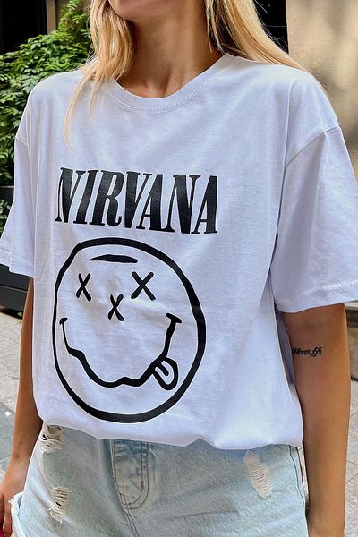 Swist Weißes New Nirvana bedrucktes Oversize-Damen-T-Shirt
