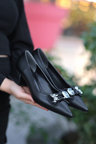 Rainon Store Nell Platinum Leather Buckle Heeled Shoes