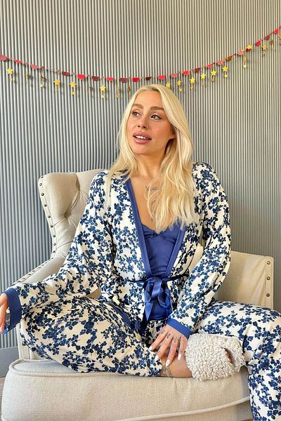 Pijamaevi Navy Blue Flore Exkluzivní pletený dámský pyžamový set s županem