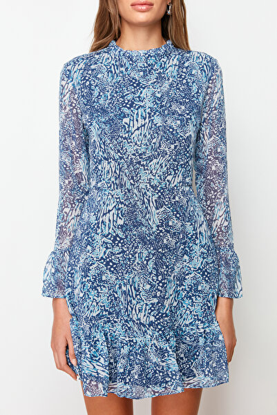 Trendyol Collection Modré mini lemované tkané šaty s vysokým límečkem TCLAW19LJ0076