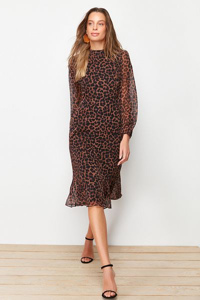Trendyol Collection Φόρεμα σιφόν χειμωνιάτικο Camel - Όρθιος γιακάς και φούστα με φούστα TWOAW20EL1313