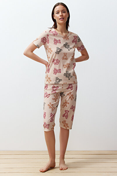 Trendyol Collection Sada pleteného pyžama Capri s vícebarevným medvídkem Thmss24Pt00248